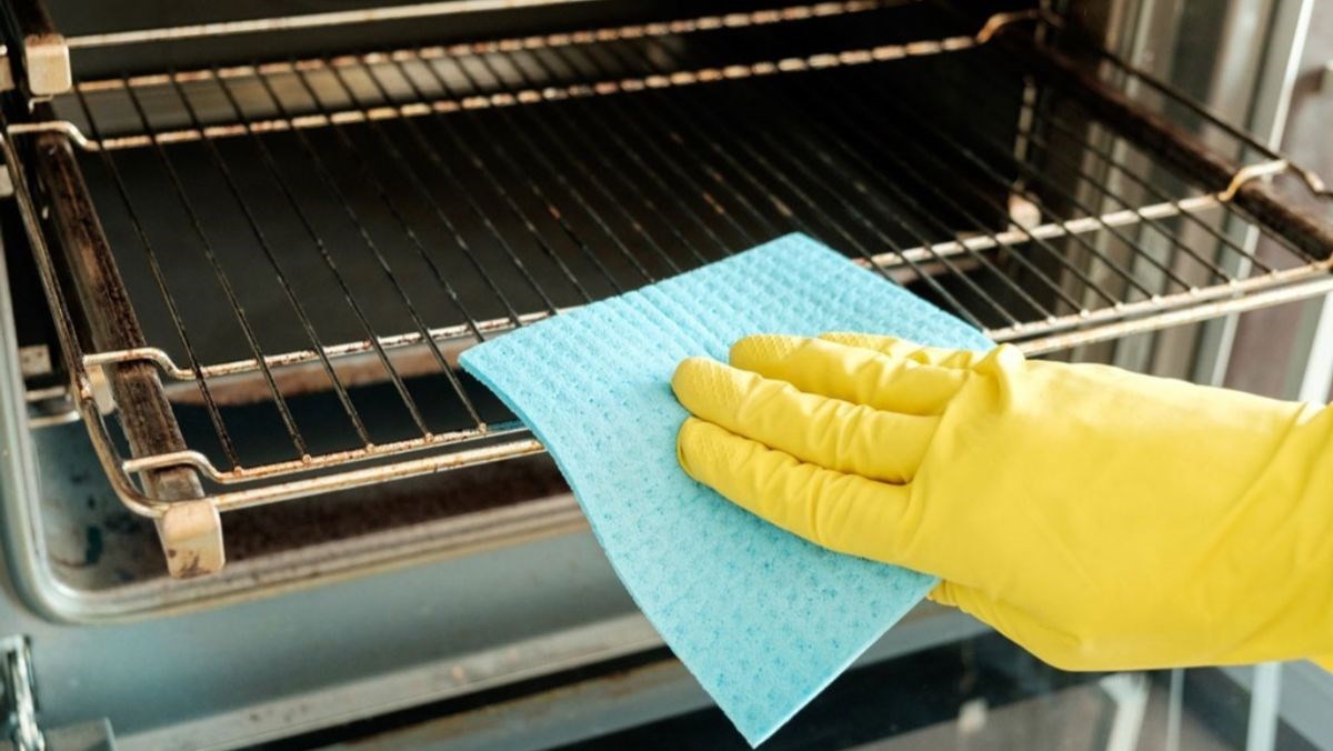 Cách vệ sinh lò nướng bị rỉ sét sạch như mới mua siêu đơn giản, tiện lợi